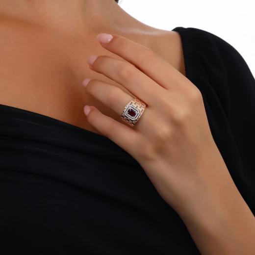 0,66 ct. Diamantring mit natürlichem Rubin